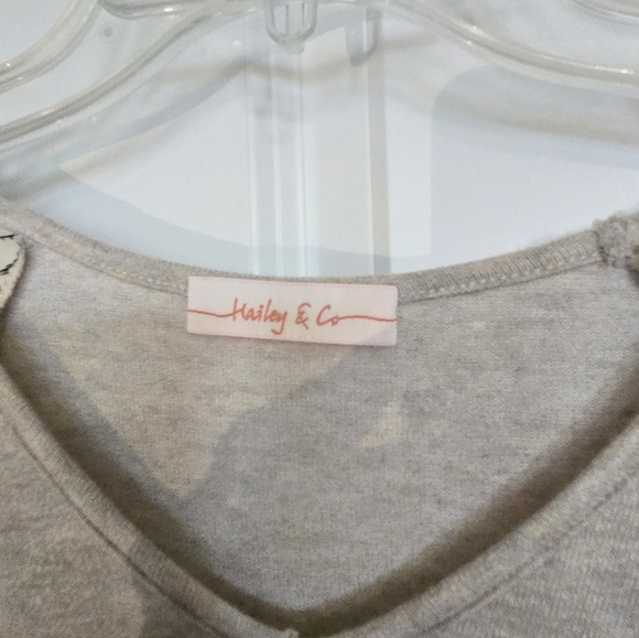 Hailey & Co black and cream animal print sweater,  never worn! - Picture 2 of 4